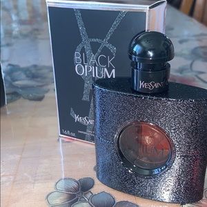 YVES SAINT LAURENT Fragrance NAME BLACK OPIUM